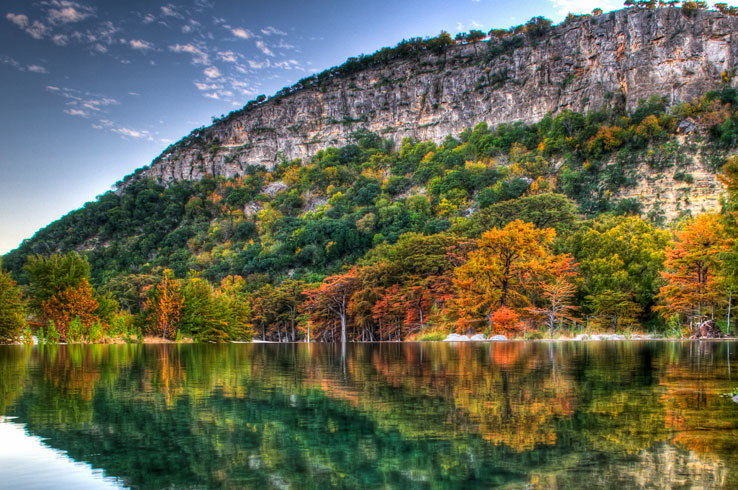 7 Amazing Places to See Beautiful Fall Colors in Texas